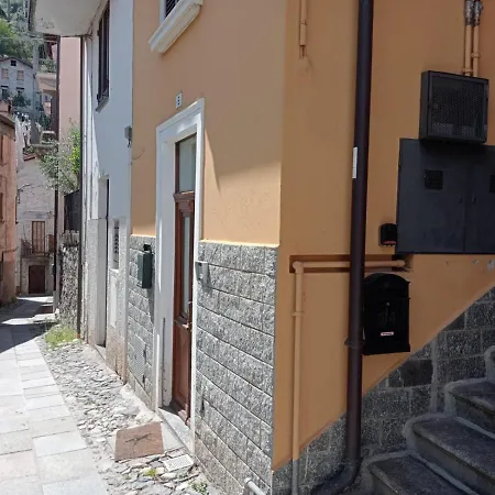 別荘 Casa Corinna, View, Terrace, Private Garage! Colonno